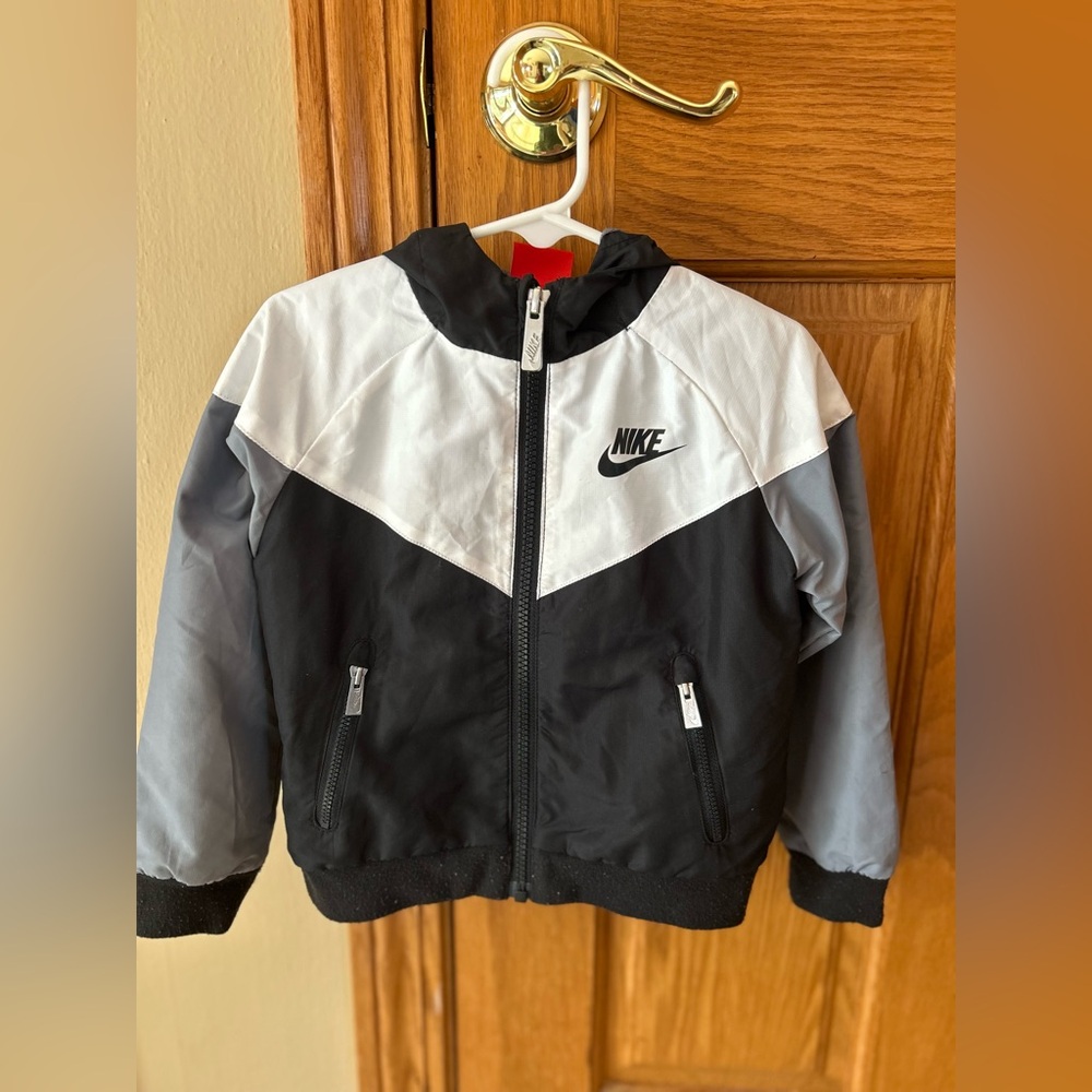 Nike Kids Black and White Puffer Jacket